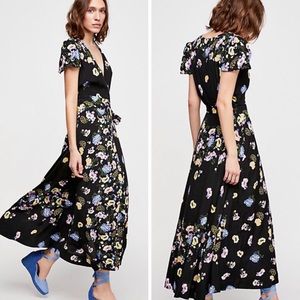Gorgeous floral Free People maxi wrap dress 🌺🌸🌻